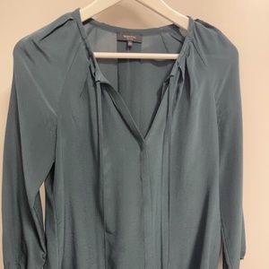 Aritzia - Babaton Dark Green Silk Blouse - Size XS - Tie up front